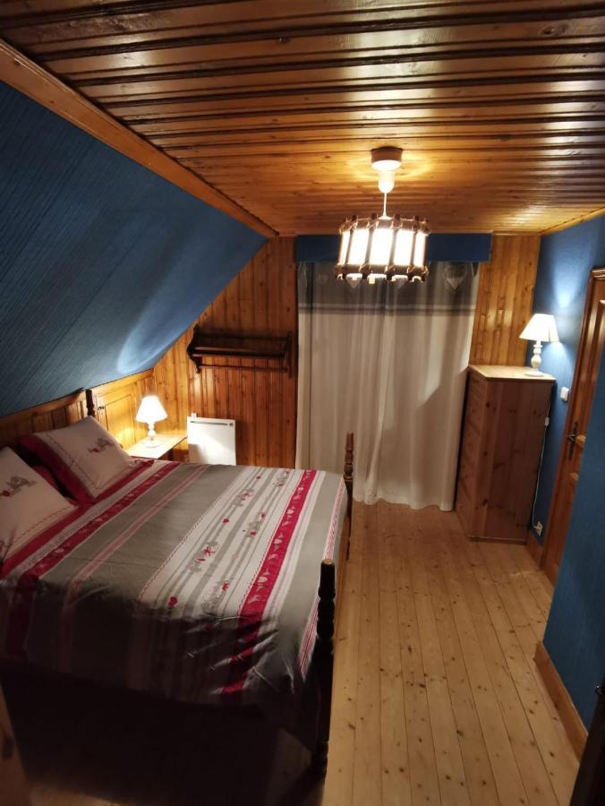 Authentique Chalet Vue Sur Le Lac Et Les Pistes Besse-et-Saint-Anastaise Luaran gambar