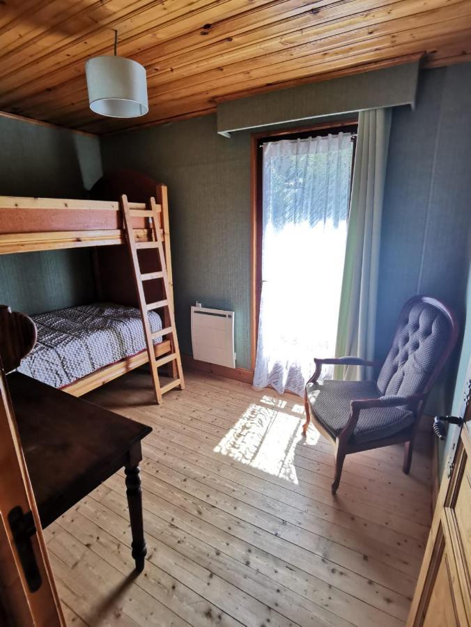 Authentique Chalet Vue Sur Le Lac Et Les Pistes Besse-et-Saint-Anastaise Luaran gambar