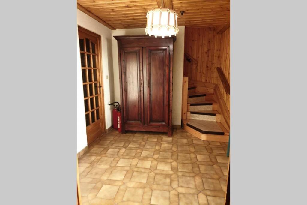 Authentique Chalet Vue Sur Le Lac Et Les Pistes Besse-et-Saint-Anastaise Luaran gambar