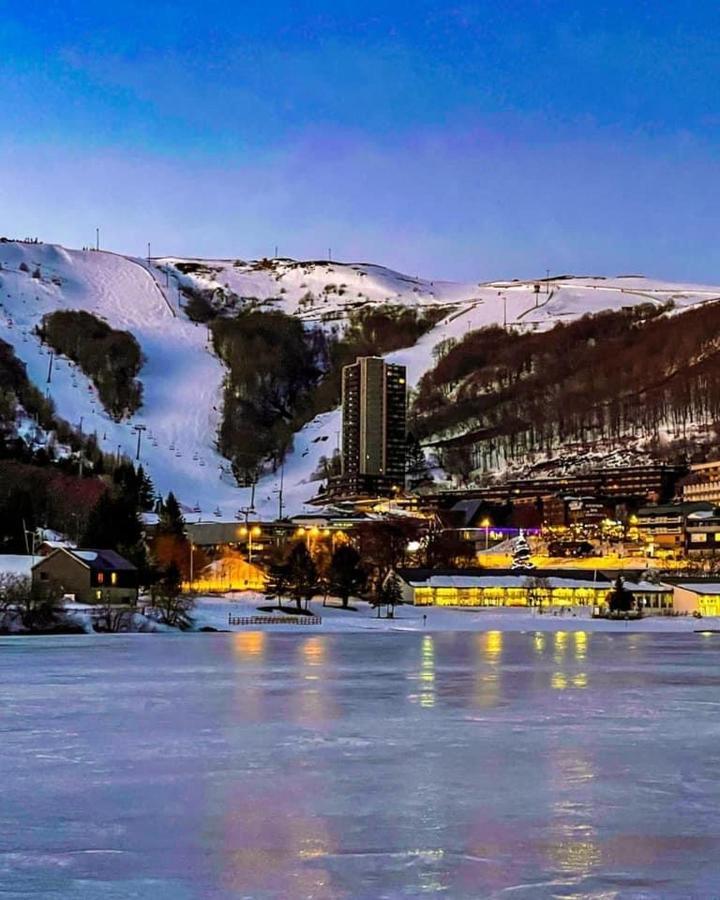 Authentique Chalet Vue Sur Le Lac Et Les Pistes Besse-et-Saint-Anastaise Luaran gambar